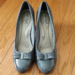 Hush puppies soft style woman size 8